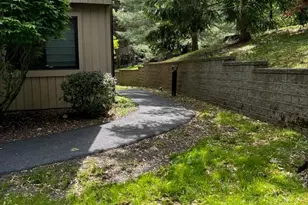 3907 Wild Berry Ct, Poughkeepsie, NY 12603 - Photo 2