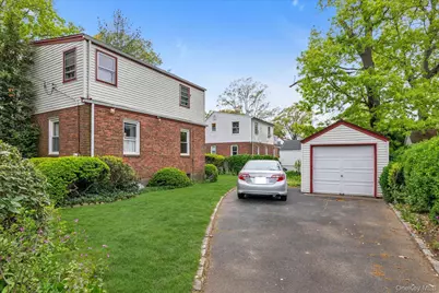 111 E Euclid Street, Valley Stream, NY 11580 - Photo 18
