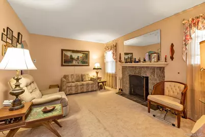 111 E Euclid Street, Valley Stream, NY 11580 - Photo 4