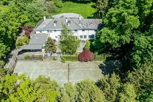 126 Station Rd, Great Neck, NY 11024 - Photo 40