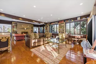 126 Station Rd, Great Neck, NY 11024 - Photo 10