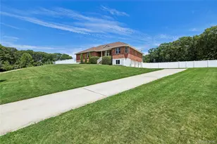 52 Mastro Rd, Calverton, NY 11933 - Photo 2