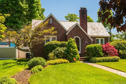 186 Pennsylvania Avenue, Freeport, NY 11520 - Photo 1