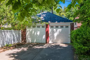 186 Pennsylvania Ave, Freeport, NY 11520 - Photo 4