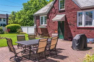 186 Pennsylvania Ave, Freeport, NY 11520 - Photo 8