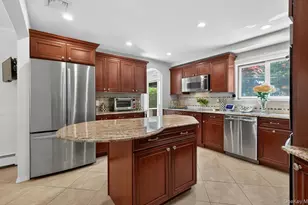 10 Wentworth Dr, Dix Hills, NY 11746 - Photo 8