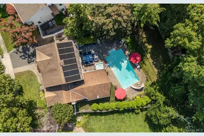 10 Wentworth Drive, Dix Hills, NY 11746 - Photo 4