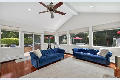 10 Wentworth Drive, Dix Hills, NY 11746 - Photo 20