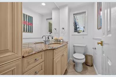 10 Wentworth Drive, Dix Hills, NY 11746 - Photo 22