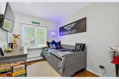 10 Wentworth Drive, Dix Hills, NY 11746 - Photo 36