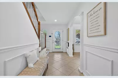 10 Wentworth Drive, Dix Hills, NY 11746 - Photo 6