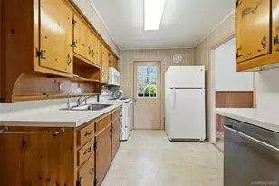 9 Robinson St, Shoreham, NY 11786 - Photo 10