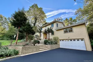8 Briarfield Dr, Great Neck, NY 11020 - Photo 38