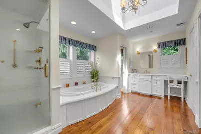 8 Briarfield Drive, Great Neck, NY 11020 - Photo 24