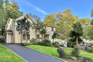 8 Briarfield Dr, Great Neck, NY 11020 - Photo 2