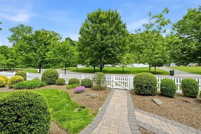5 Judges Lane, Smithtown, NY 11787 - Photo 2