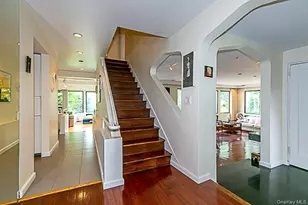 15 Mirrielees Rd, Great Neck, NY 11021 - Photo 4