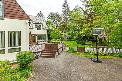 15 Mirrielees Road, Great Neck, NY 11021 - Photo 14