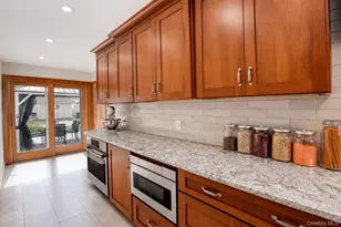 53 James Ln, Levittown, NY 11756 - Photo 8