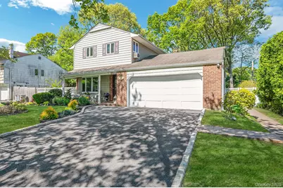 40 Boxwood Drive, Kings Park, NY 11754 - Photo 2
