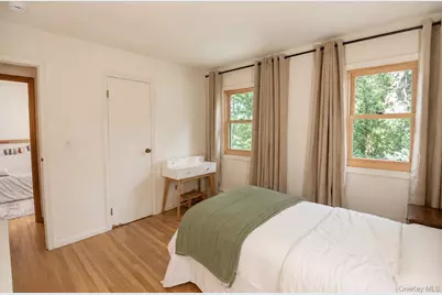 10 Camelot Lane, East Setauket, NY 11733 - Photo 32