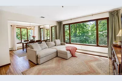 10 Camelot Lane, East Setauket, NY 11733 - Photo 8