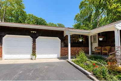 10 Camelot Lane, East Setauket, NY 11733 - Photo 2
