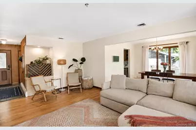 10 Camelot Lane, East Setauket, NY 11733 - Photo 6