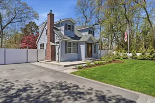 134 Washington Dr, Mastic Beach, NY 11951 - Photo 4
