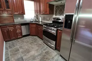 20-31 21st St, Astoria, NY 11105 - Photo 2