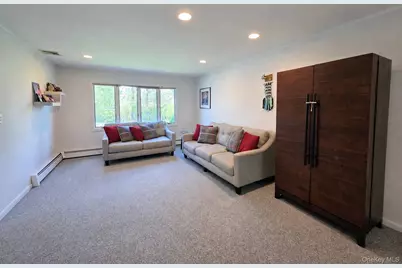 110 Briarwood Lane, Plainview, NY 11803 - Photo 8