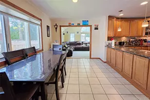 110 Briarwood Ln, Plainview, NY 11803 - Photo 10