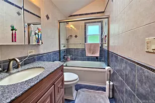 110 Briarwood Ln, Plainview, NY 11803 - Photo 16