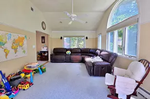 110 Briarwood Ln, Plainview, NY 11803 - Photo 28