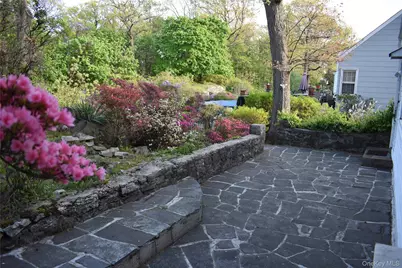 38 Gramercy Avenue, Yonkers, NY 10701 - Photo 2