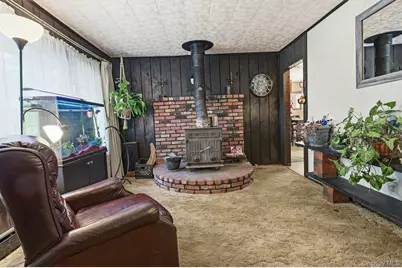 100 Avenue B, Holbrook, NY 11741 - Photo 6