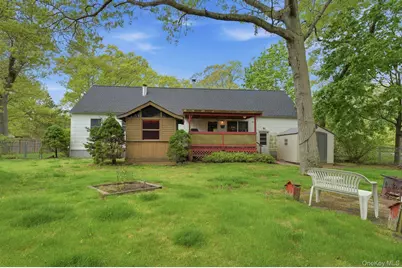 100 Avenue B, Holbrook, NY 11741 - Photo 24
