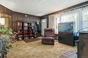 100 Avenue B, Holbrook, NY 11741 - Photo 8