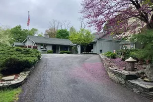 30 Daisy Ln, Poughkeepsie, NY 12603 - Photo 2