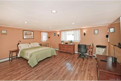 27 Blossom Lane, Levittown, NY 11756 - Photo 16