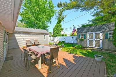 27 Blossom Lane, Levittown, NY 11756 - Photo 28