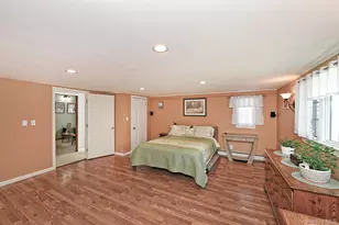 27 Blossom Ln, Levittown, NY 11756 - Photo 18