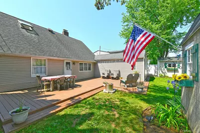 27 Blossom Lane, Levittown, NY 11756 - Photo 32