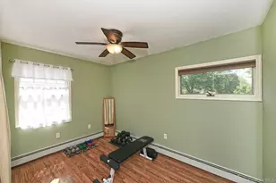 27 Blossom Ln, Levittown, NY 11756 - Photo 14