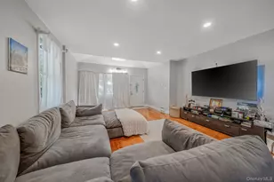 69-08 69th Pl, Glendale, NY 11385 - Photo 6