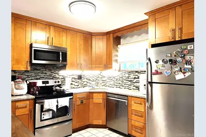 7 Hope, Hicksville, NY 11801 - Photo 8