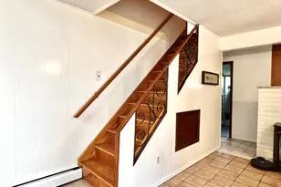 7 Hope Ln, Hicksville, NY 11801 - Photo 6