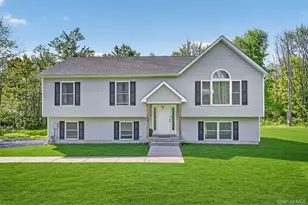 153 Ridge Dr, Middletown, NY 10940 - Photo 2