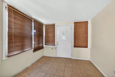 500 Pershing Boulevard, Rockville Centre, NY 11570 - Photo 10