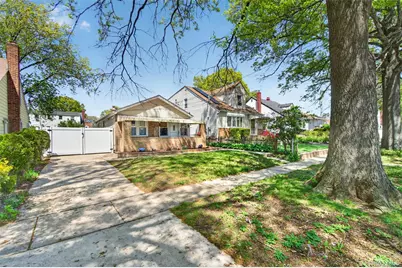 500 Pershing Boulevard, Rockville Centre, NY 11570 - Photo 2